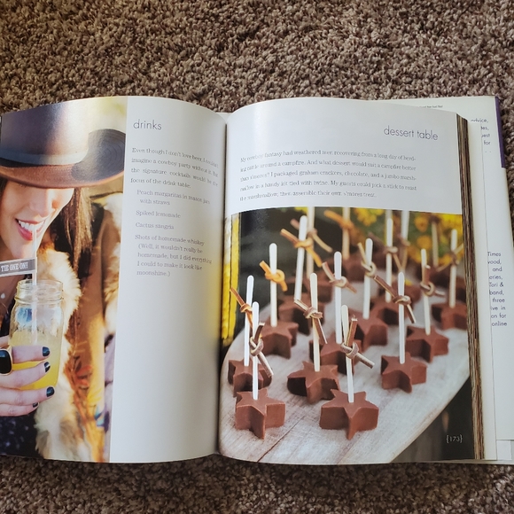 💥2 for $20💥CelebraTORI book - Picture 8 of 8